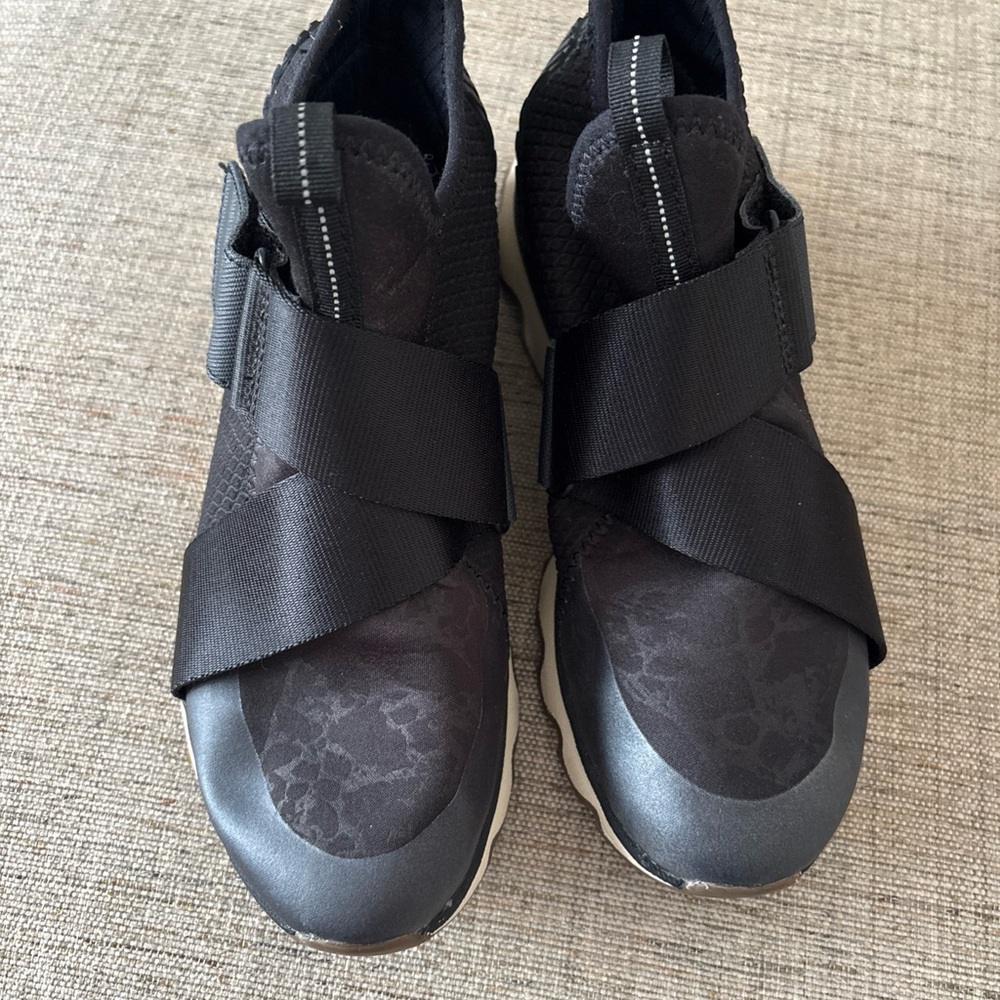 Sorel Women's Black Kinetic Sneakers Size 7.5 Pre-owned - Never Worn - - Picture 4 of 9